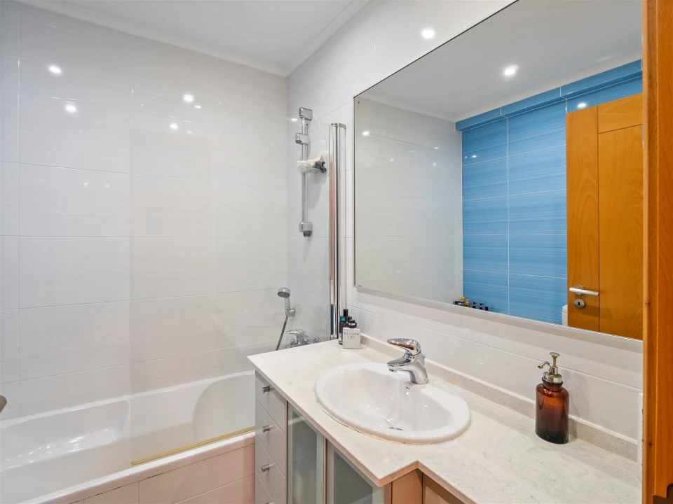 Apartamento T2 para Venda em Alcabideche Foto 11