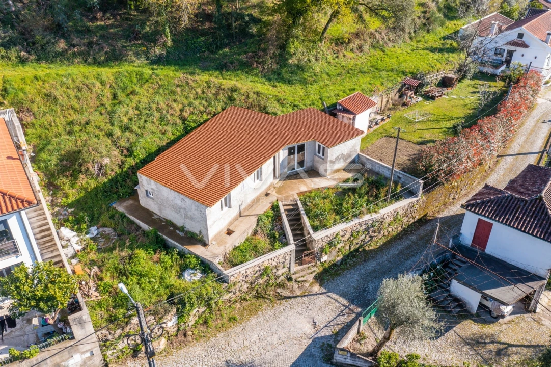 Moradia T2 para Venda em Caldelas, Sequeiros e Paranhos Foto 2