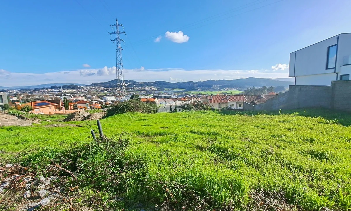 Terreno para Venda em Antas e Abade de Vermoim Foto 1