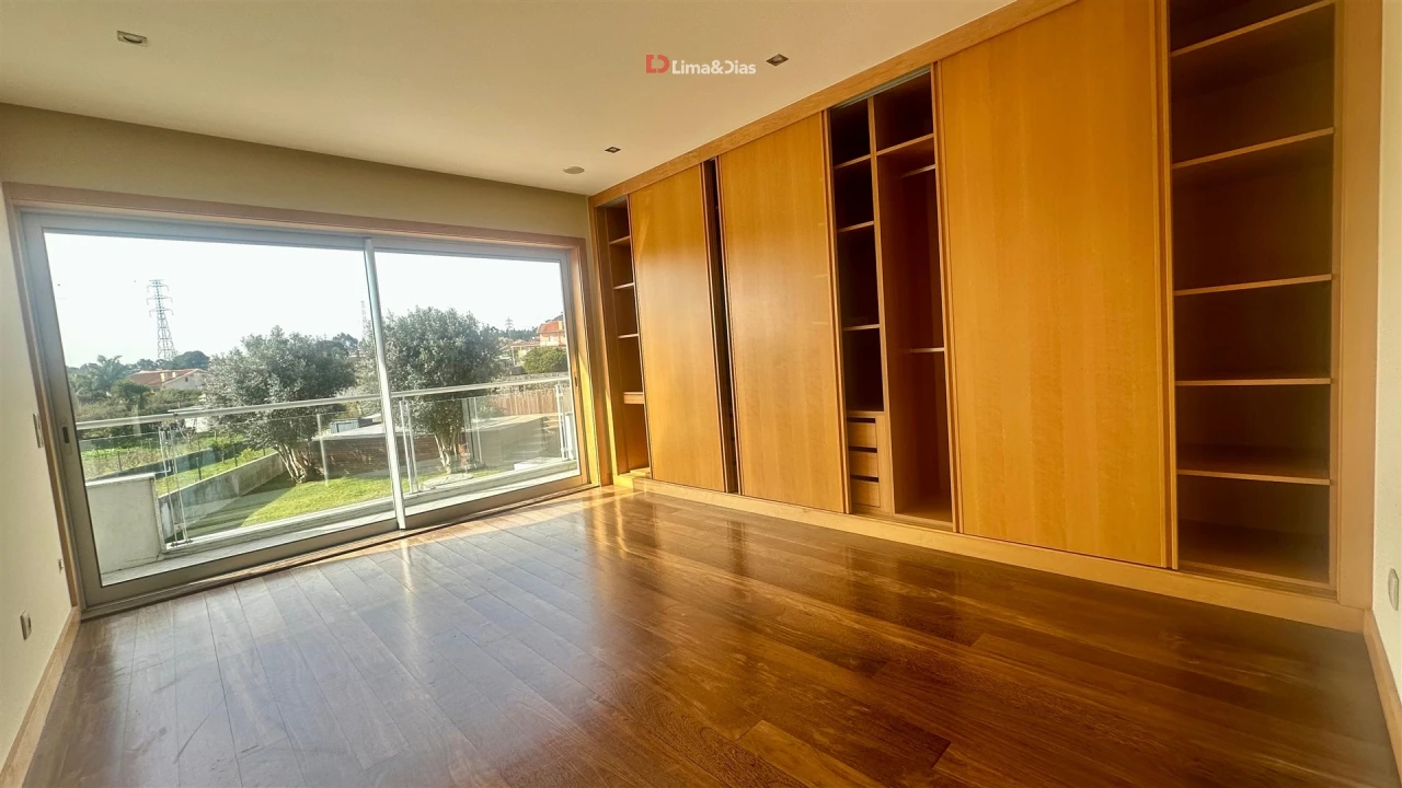 Moradia T4 para Venda em Pedroso e Seixezelo Foto 15