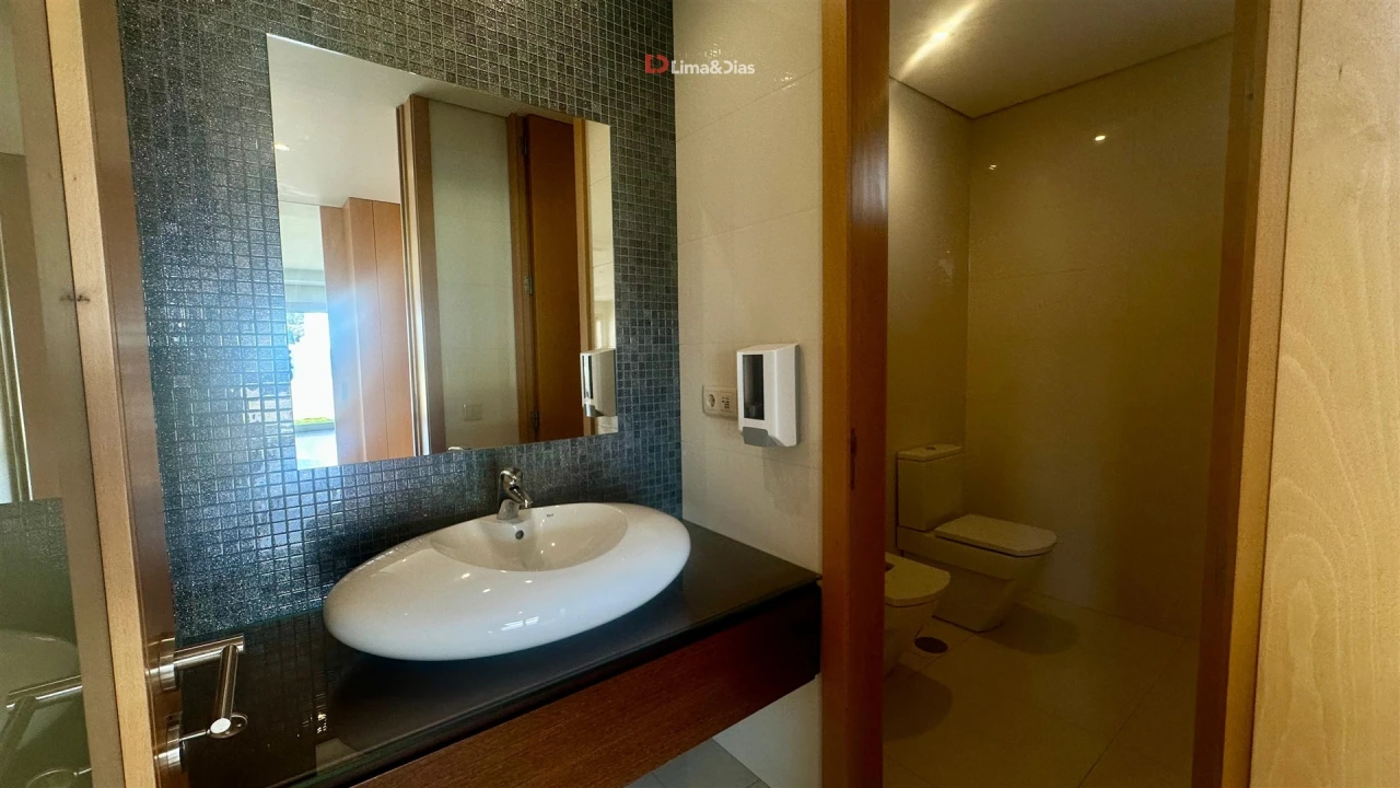 Moradia T4 para Venda em Pedroso e Seixezelo Foto 4