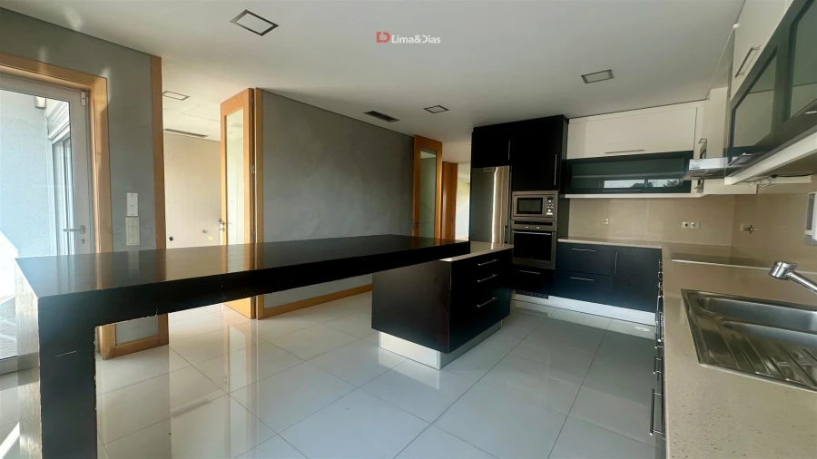 Moradia T4 para Venda em Pedroso e Seixezelo Foto 5