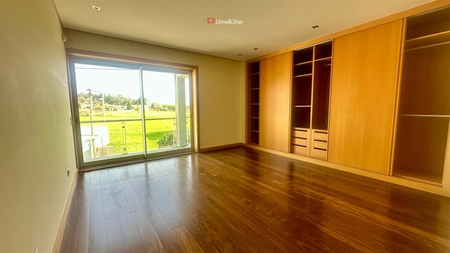 Moradia T4 para Venda em Pedroso e Seixezelo Foto 19