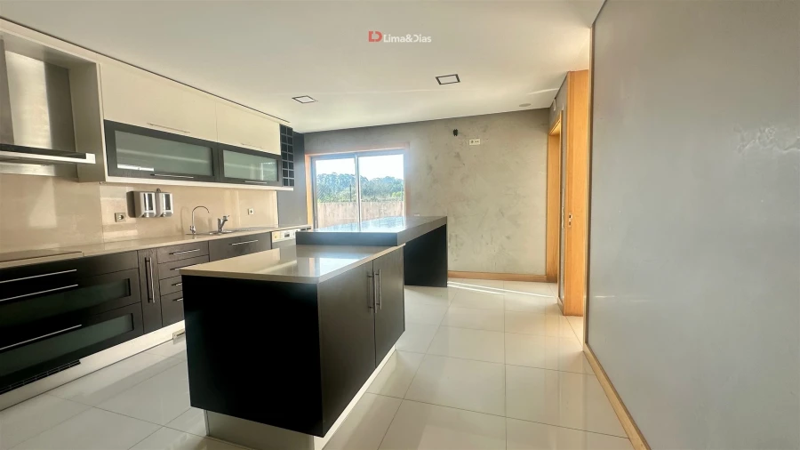 Moradia T4 para Venda em Pedroso e Seixezelo Foto 7