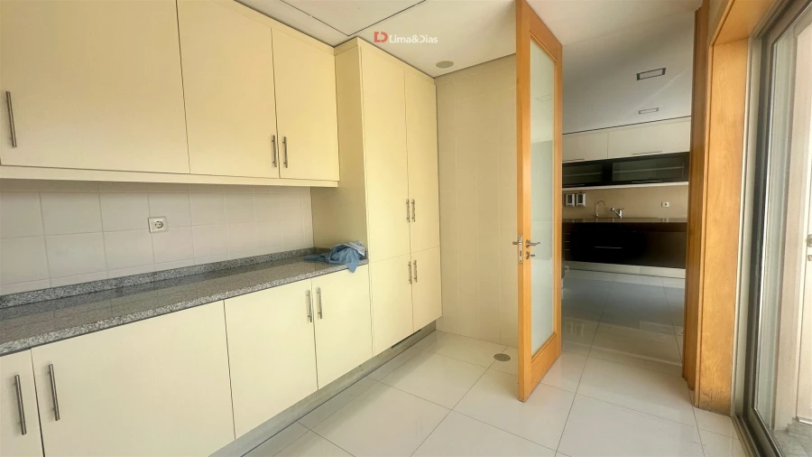 Moradia T4 para Venda em Pedroso e Seixezelo Foto 9