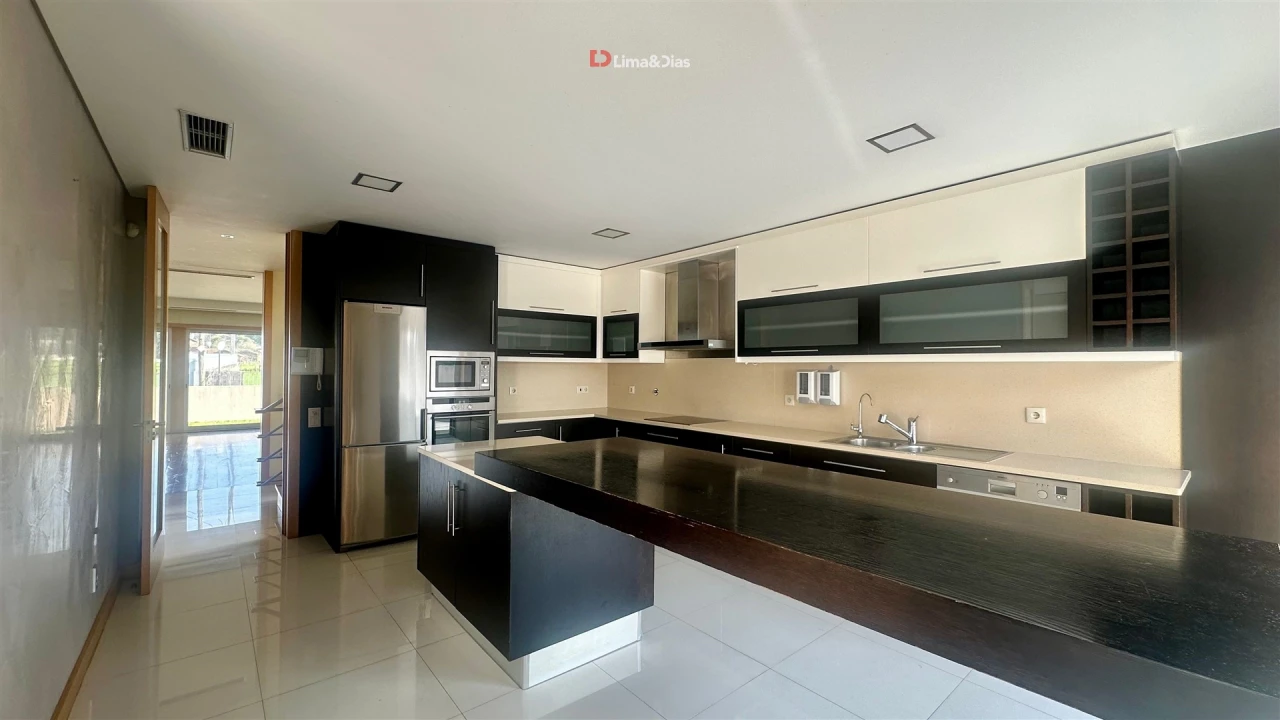 Moradia T4 para Venda em Pedroso e Seixezelo Foto 6