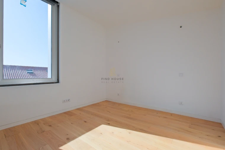 Moradia T4 para Venda em São Domingos de Rana Foto 28