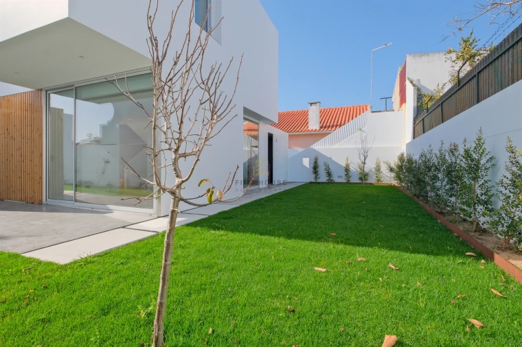 Moradia T4 para Venda em São Domingos de Rana Foto 43