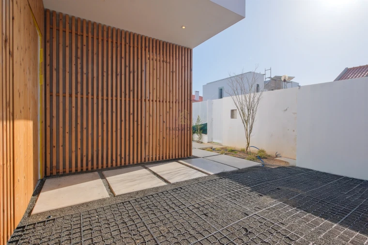 Moradia T4 para Venda em São Domingos de Rana Foto 40