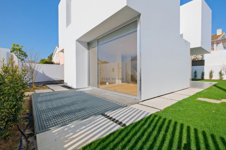 Moradia T4 para Venda em São Domingos de Rana Foto 1