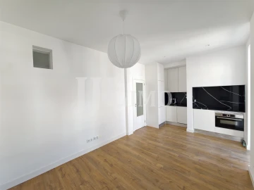 Apartamento T3 para Arrendamento em Arroios