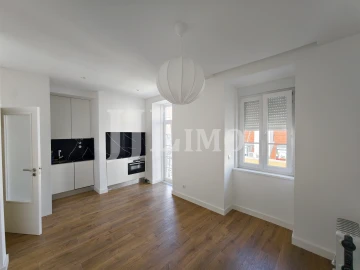 Apartamento T3 para Arrendamento em Arroios