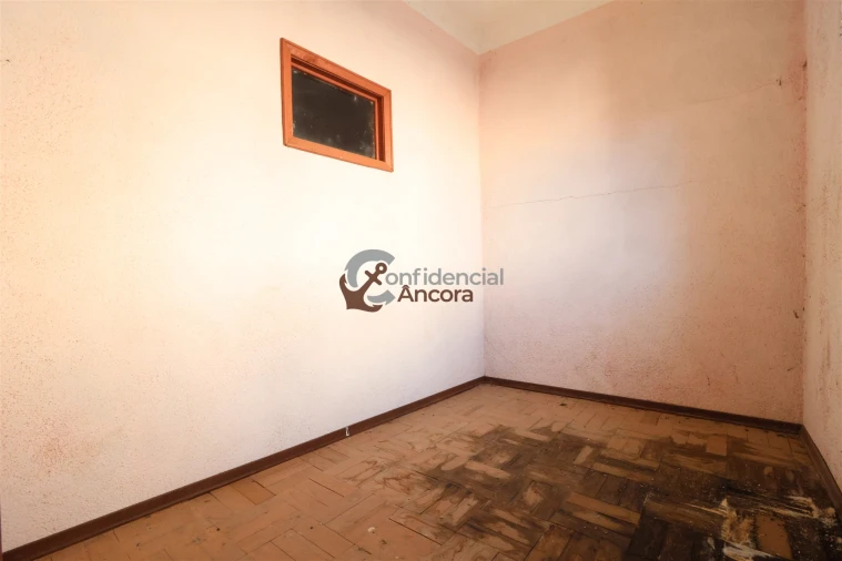 Moradia T2 para Venda em Folgosinho Foto 11