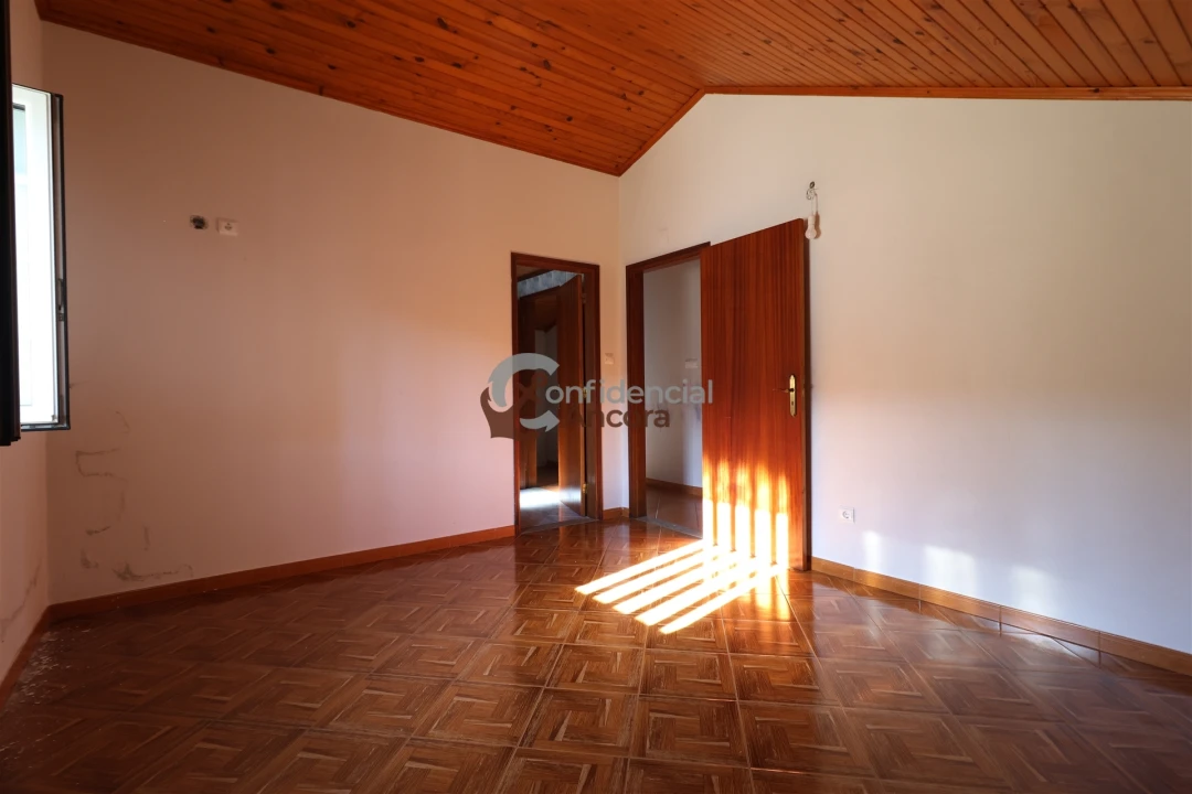 Apartamento T2 para Venda em Melo e Nabais Foto 11
