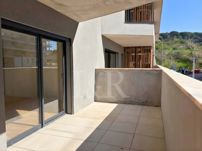 Apartamento T3 para Venda em Algés, Linda-A-Velha e Cruz Quebrada-Dafundo Foto 2