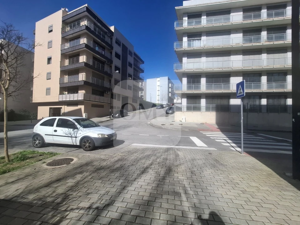 Garagem para Arrendamento em Nossa Senhora da Conceição, São Pedro e São Dinis Foto 8