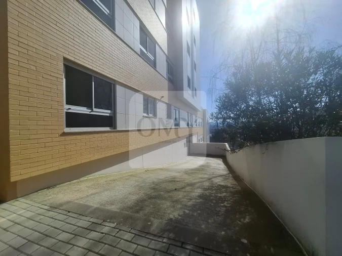 Garagem para Arrendamento em Nossa Senhora da Conceição, São Pedro e São Dinis Foto 7