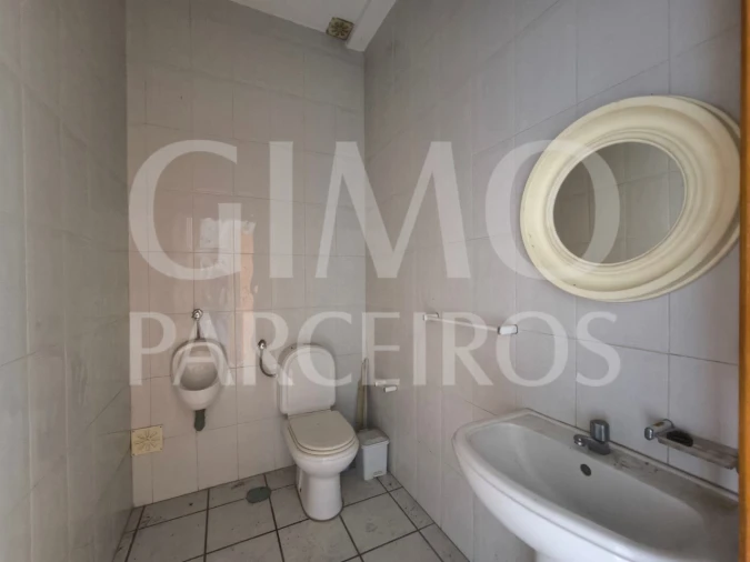 Loja para Arrendamento em Oliveira do Bairro Foto 3