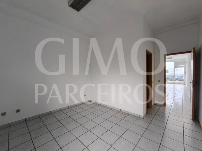 Loja para Arrendamento em Oliveira do Bairro Foto 5