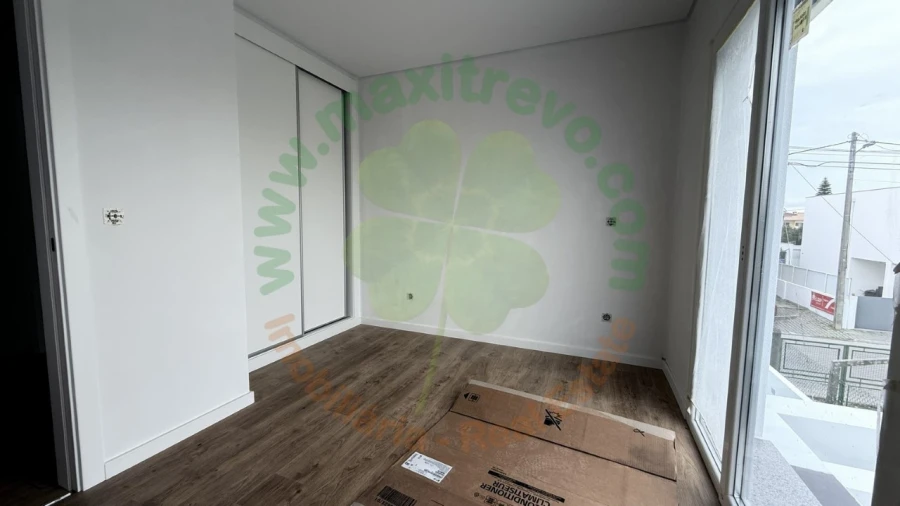 Moradia T4 para Venda em Fernao Ferro Foto 16