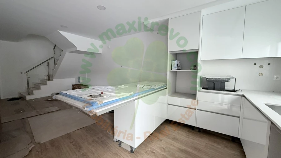 Moradia T4 para Venda em Fernao Ferro Foto 7