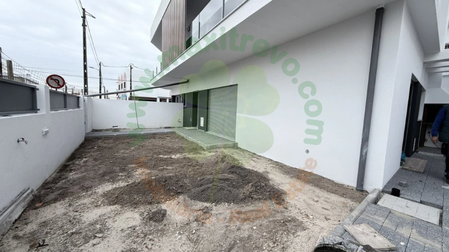 Moradia T4 para Venda em Fernao Ferro Foto 3