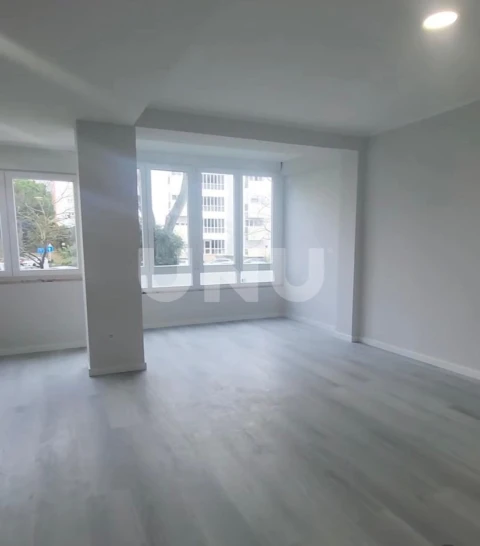 Apartamento T2 para Venda em Oeiras e São Julião da Barra, Paço de Arcos e Caxias