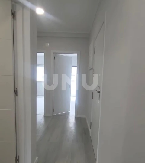 Apartamento T2 para Venda em Oeiras e São Julião da Barra, Paço de Arcos e Caxias