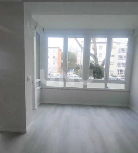 Apartamento T2 para Venda em Oeiras e São Julião da Barra, Paço de Arcos e Caxias