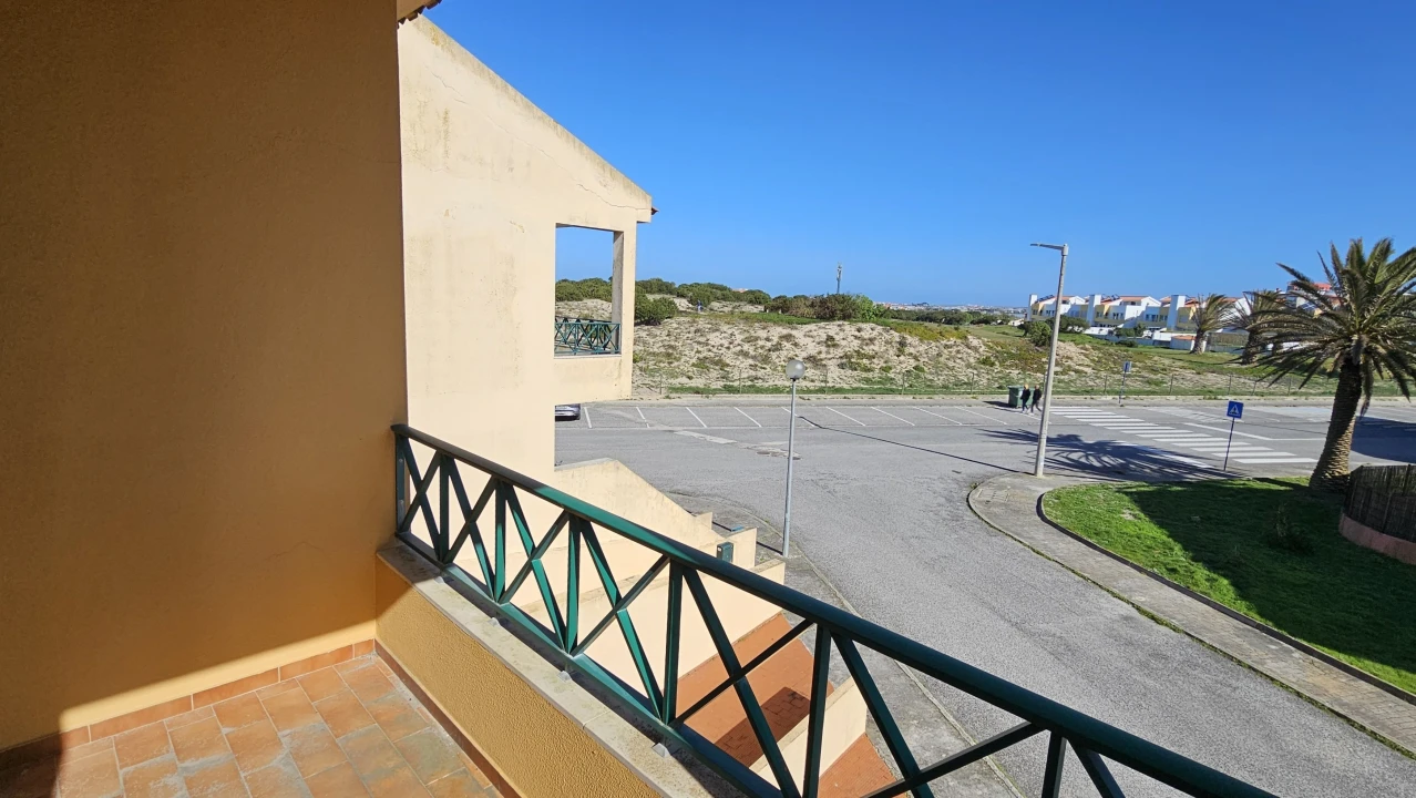 Moradia T3 para Venda em Atouguia da Baleia Foto 15