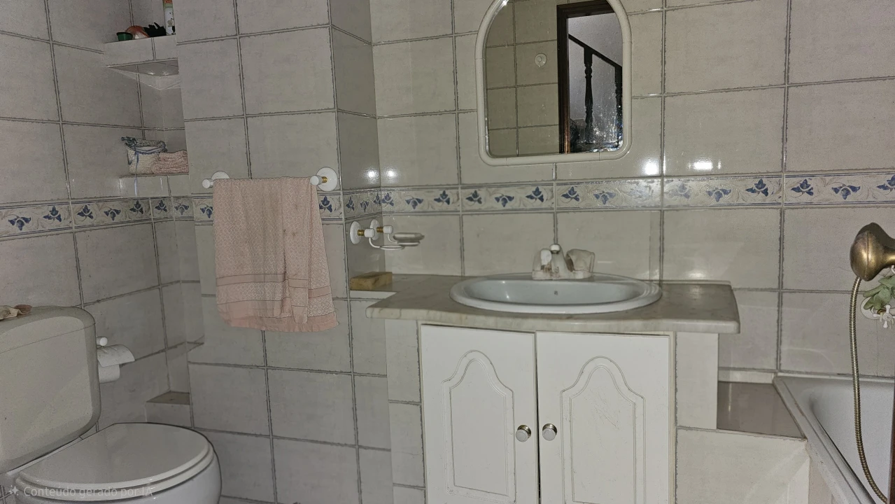 Moradia T3 para Venda em Atouguia da Baleia Foto 12