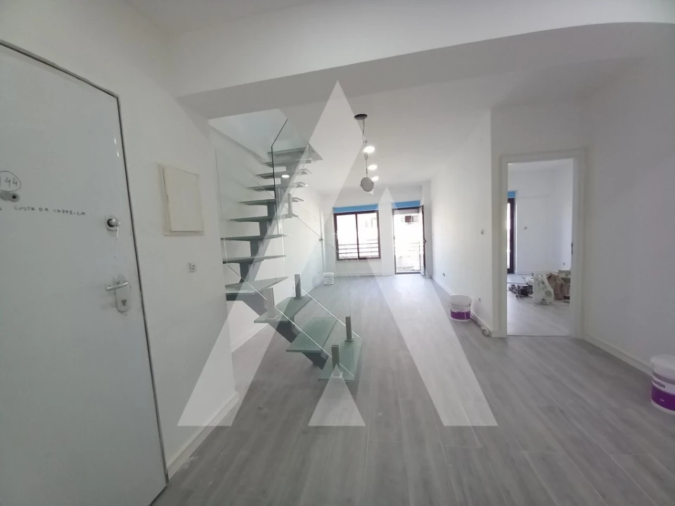 Apartamento T3 para Venda em Costa da Caparica Foto 2