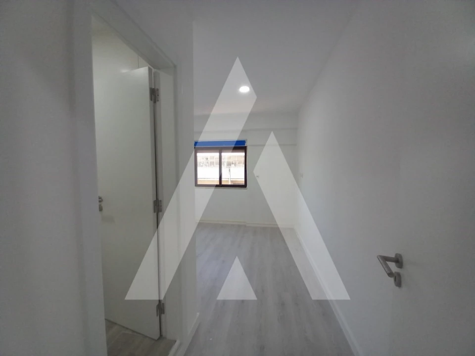 Apartamento T3 para Venda em Costa da Caparica Foto 14