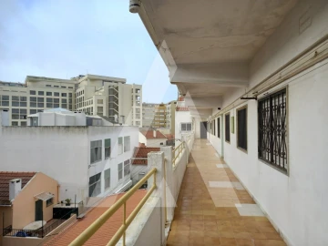 Apartamento T3 para Venda em Costa da Caparica