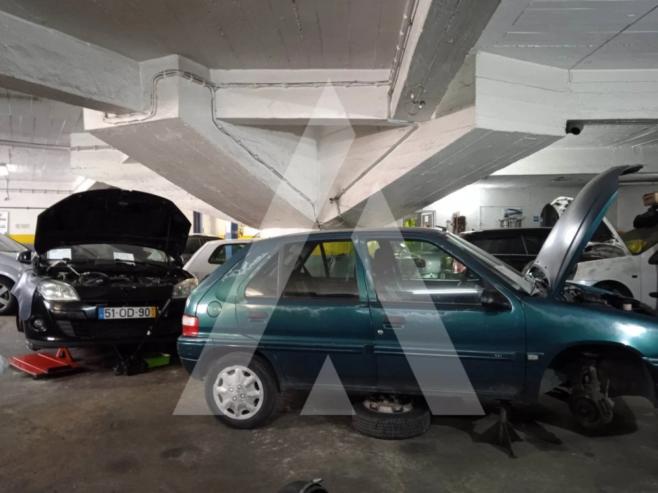 Garagem para Venda em Seixal, Arrentela e Aldeia de Paio Pires Foto 11