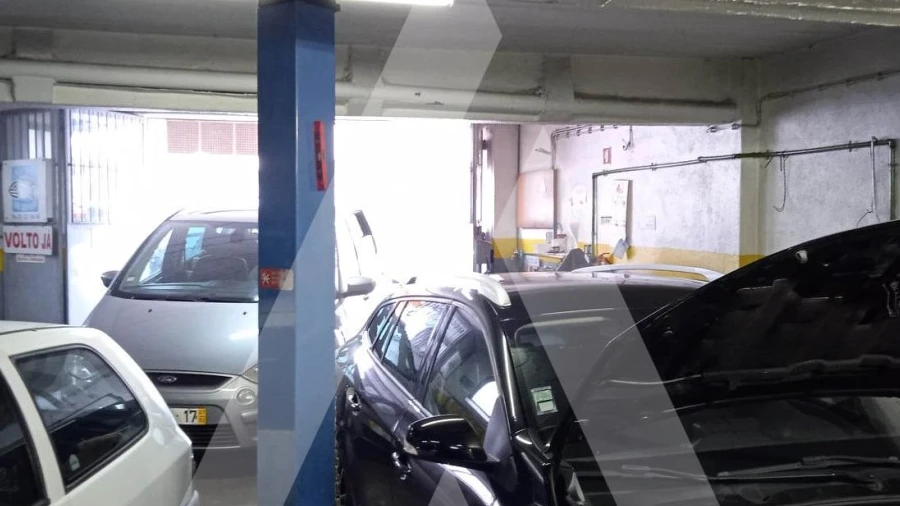 Garagem para Venda em Seixal, Arrentela e Aldeia de Paio Pires