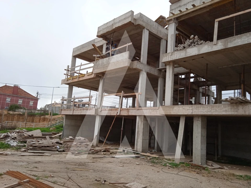 Moradia T4 para Venda em Corroios Foto 10