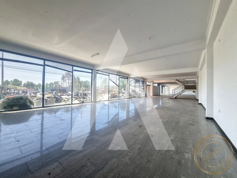 Armazém para Venda em Quinta do Anjo Foto 4