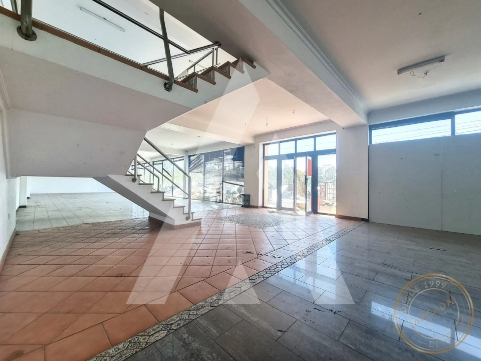 Armazém para Venda em Quinta do Anjo Foto 6