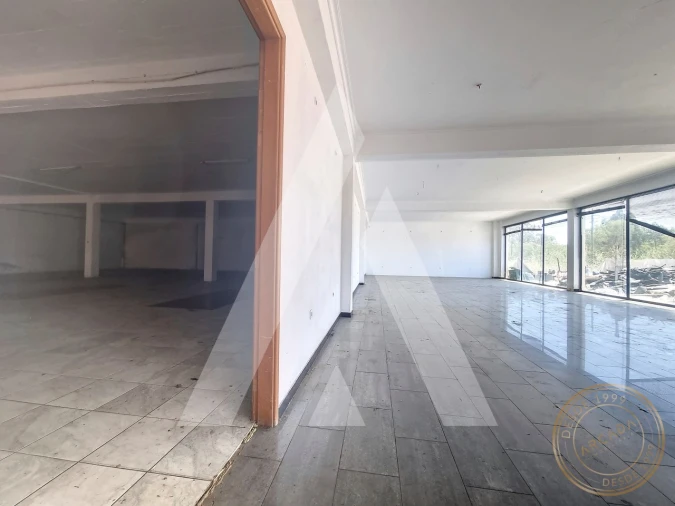 Armazém para Venda em Quinta do Anjo Foto 8