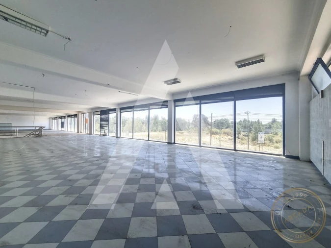 Armazém para Venda em Quinta do Anjo Foto 14