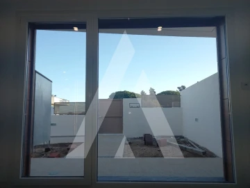 Moradia T5 para Venda em Charneca de Caparica e Sobreda