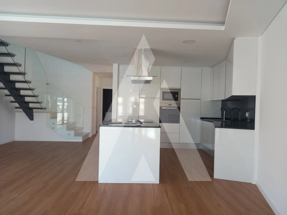 Moradia T4 para Venda em Fernao Ferro Foto 6