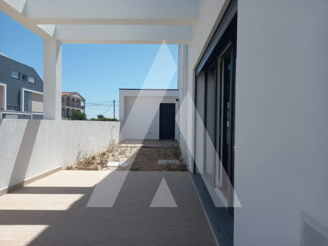 Moradia T4 para Venda em Fernao Ferro Foto 26