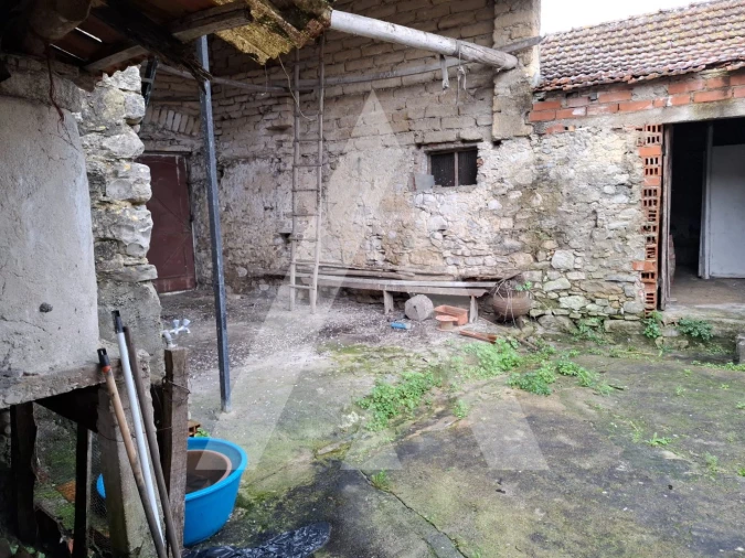 Moradia T2 para Venda em Ourentã Foto 6