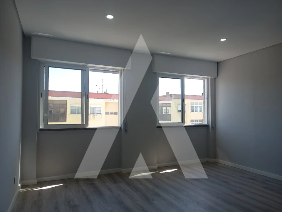 Apartamento T3 para Venda em Amora Foto 7