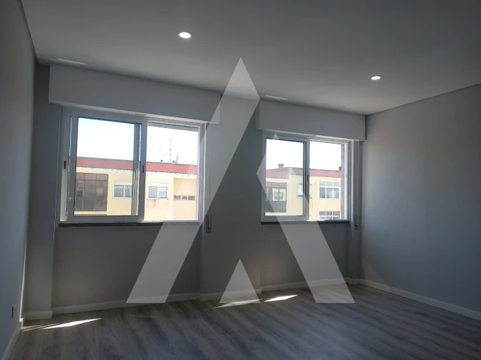 Apartamento T3 para Venda em Amora Foto 6