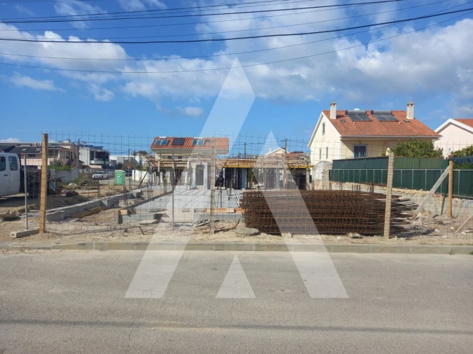 Moradia T4 para Venda em Fernao Ferro Foto 2