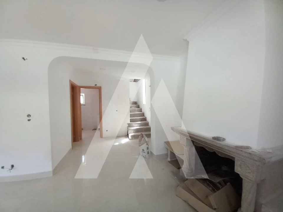 Moradia T3 para Venda em Corroios Foto 8