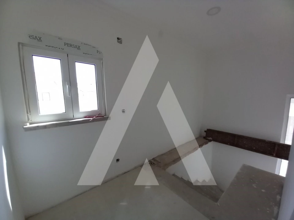 Moradia T3 para Venda em Corroios Foto 33